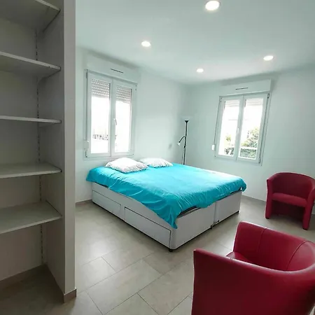 Comfort 3 Pieces 400 Meters De La شقة